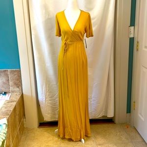 Stunning NWT mustard Maxi wrap dress - size small